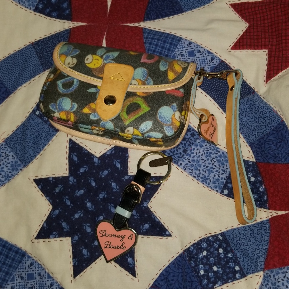 Dooney and Bourke matching "D and Bee" clutch and